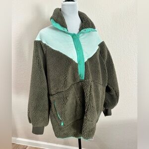 NWOT FREE PEOPLE Fall To Rise Fleece Quarter Snap in Forest Combo